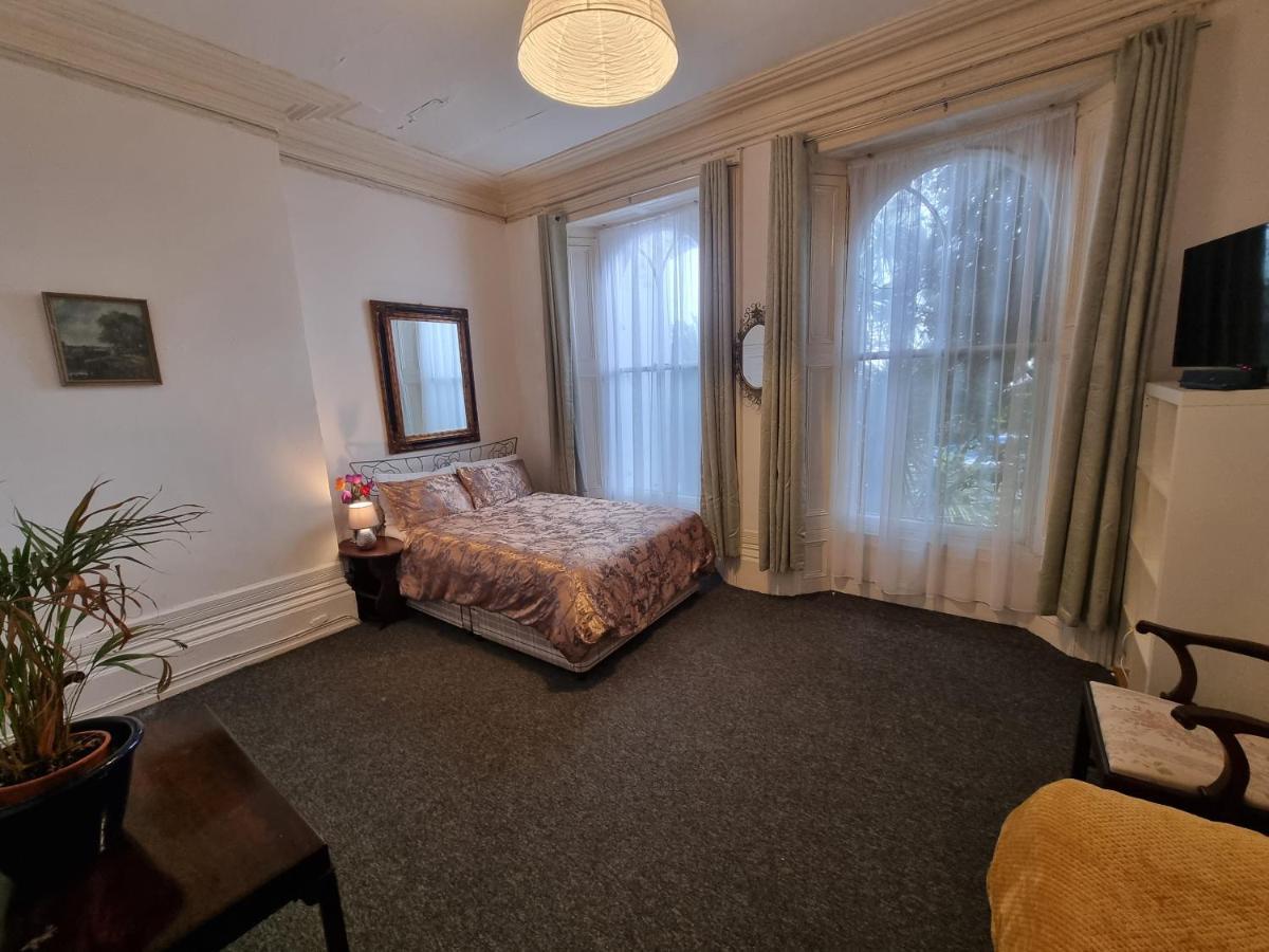Large Flat Next To Port, Cliffs, Beach With Parking Dover Eksteriør billede