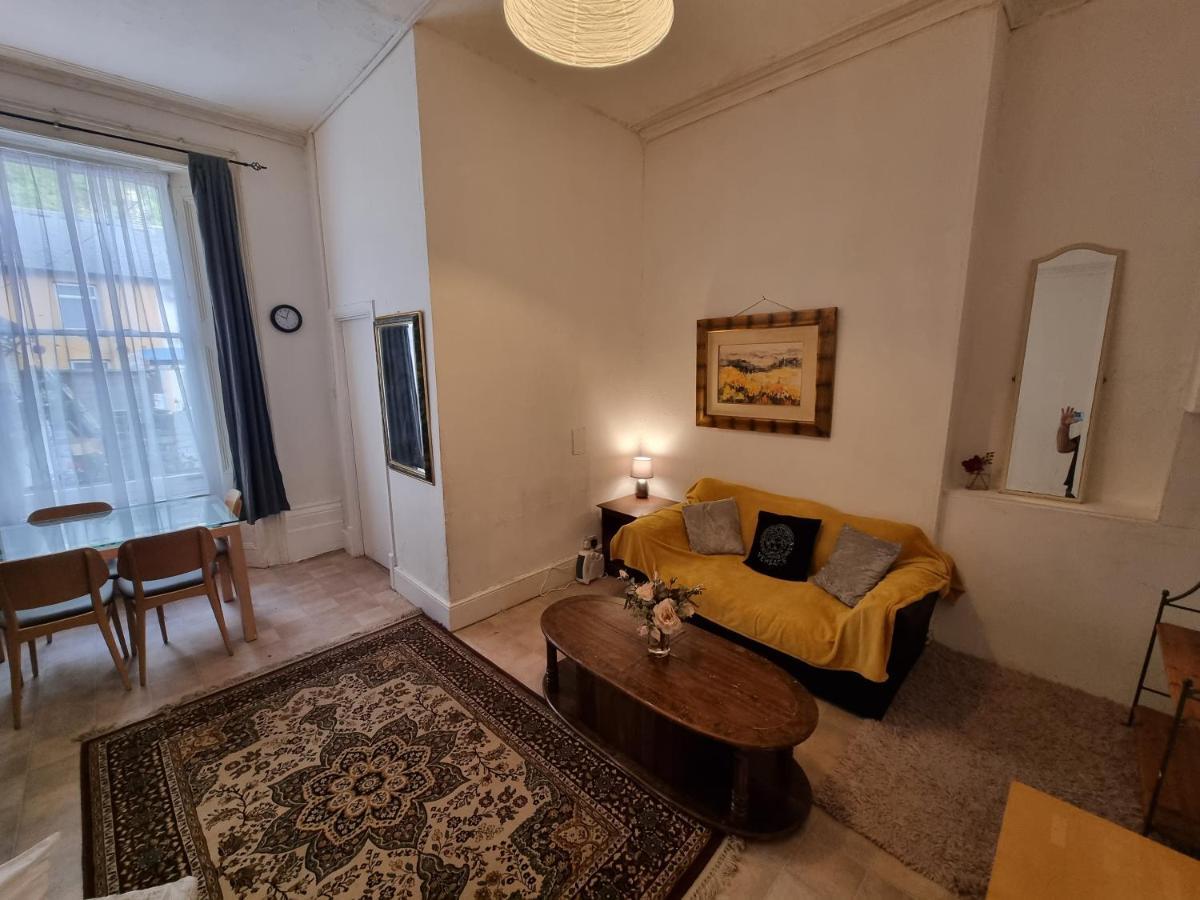 Large Flat Next To Port, Cliffs, Beach With Parking Dover Eksteriør billede