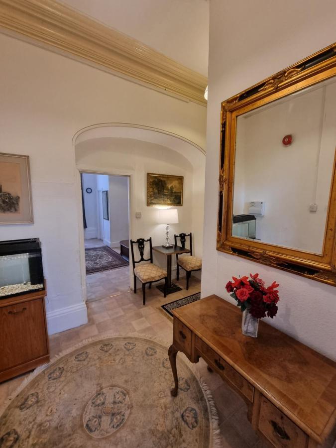 Large Flat Next To Port, Cliffs, Beach With Parking Dover Eksteriør billede