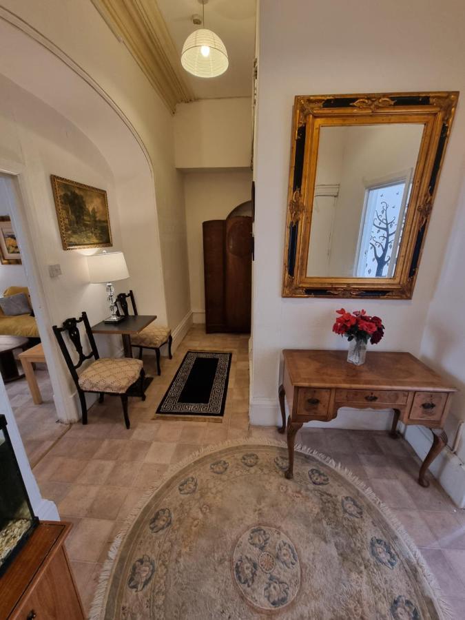 Large Flat Next To Port, Cliffs, Beach With Parking Dover Eksteriør billede